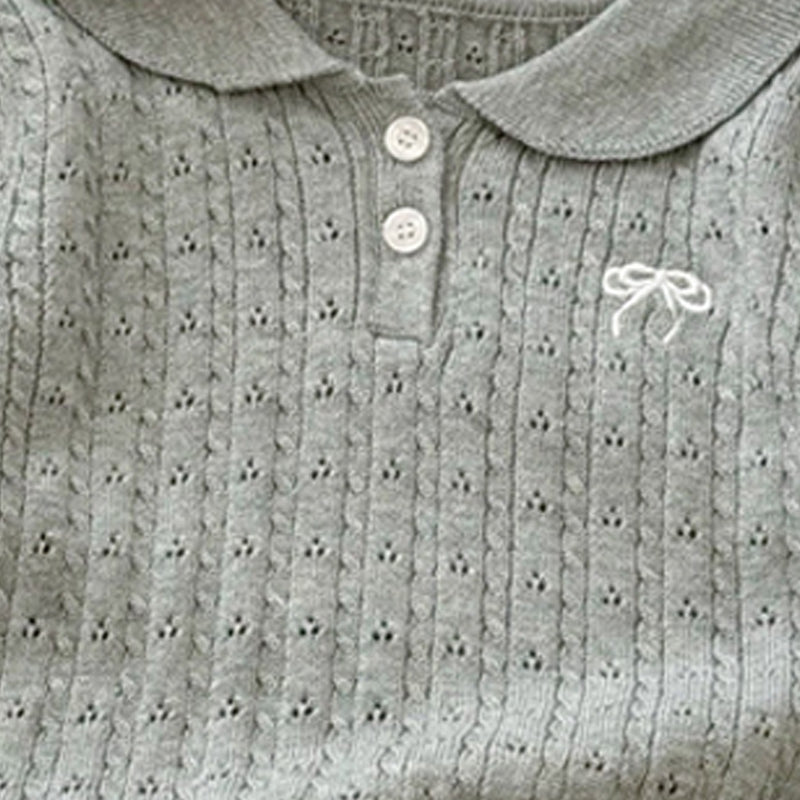 Cool and versatile college-style sweater with icy, fashionable knit design – trendy short-sleeved shirt for kids