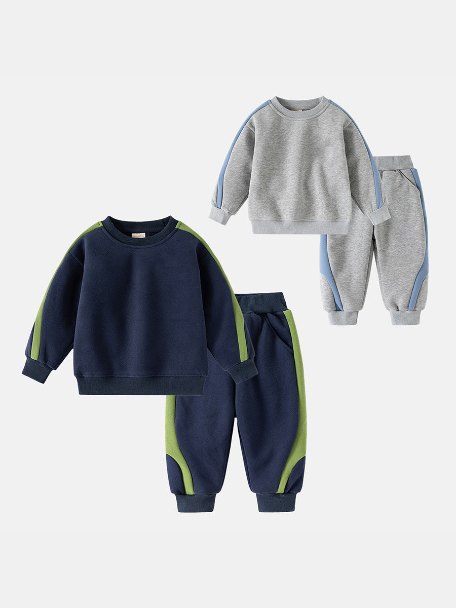 Korean style children's sports fleece-lined two-piece set: loose-fitting sweatshirt and casual pants for toddlers.