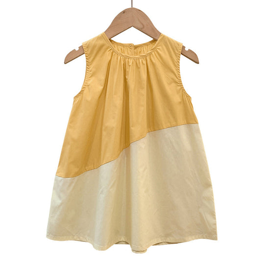 Sleeveless, loose-fitting, stylish and sweet polka-dotted dress