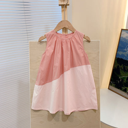 Sleeveless, loose-fitting, stylish and sweet polka-dotted dress
