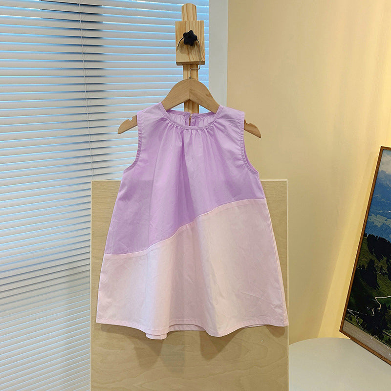 Sleeveless, loose-fitting, stylish and sweet polka-dotted dress