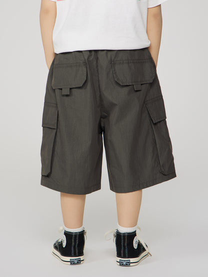 2026 new summer children's trendy cargo five-quarter pants with zipper pockets, lightweight breathable quick-drying shorts for older boys