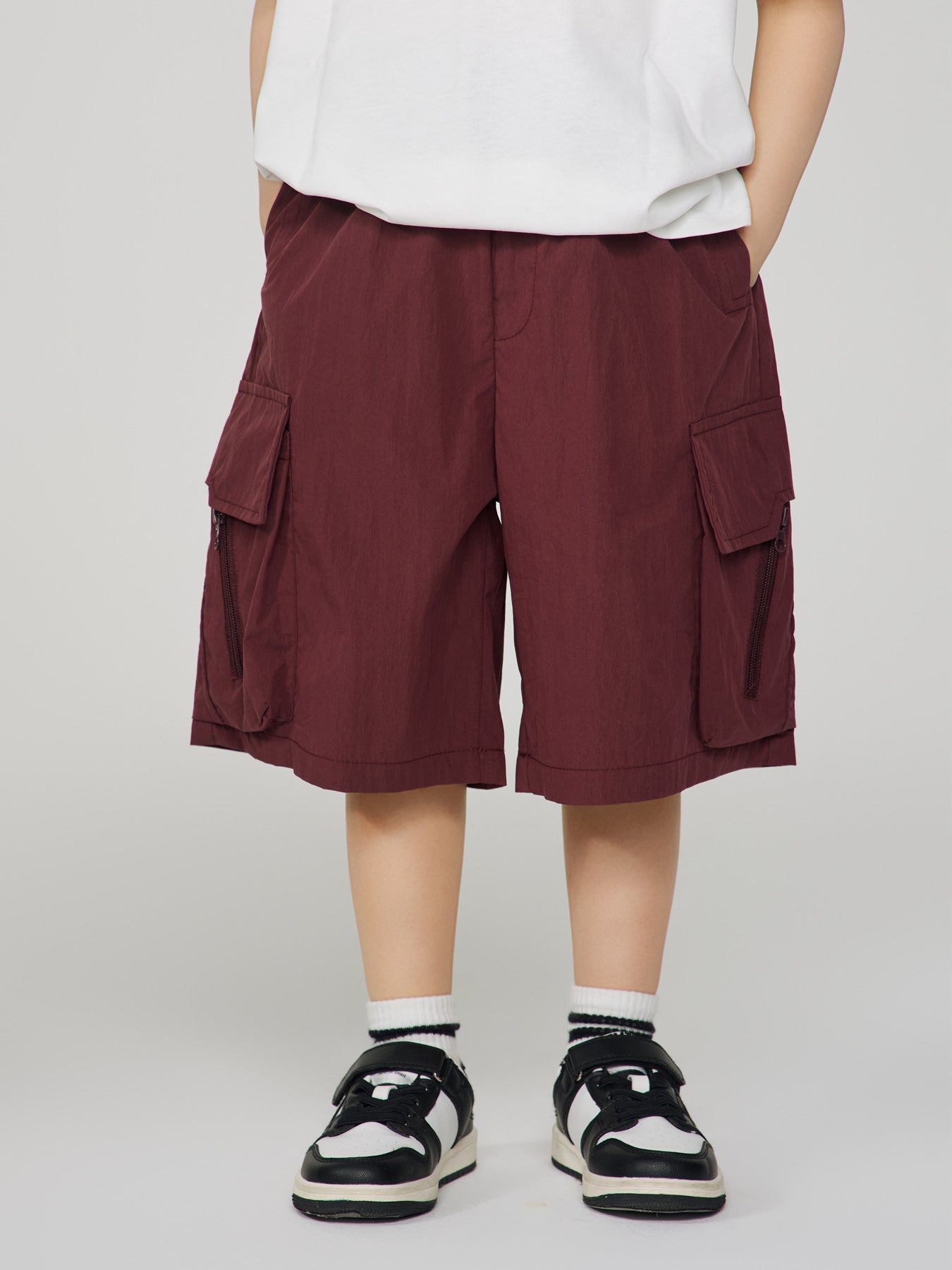 2026 new summer children's trendy cargo five-quarter pants with zipper pockets, lightweight breathable quick-drying shorts for older boys