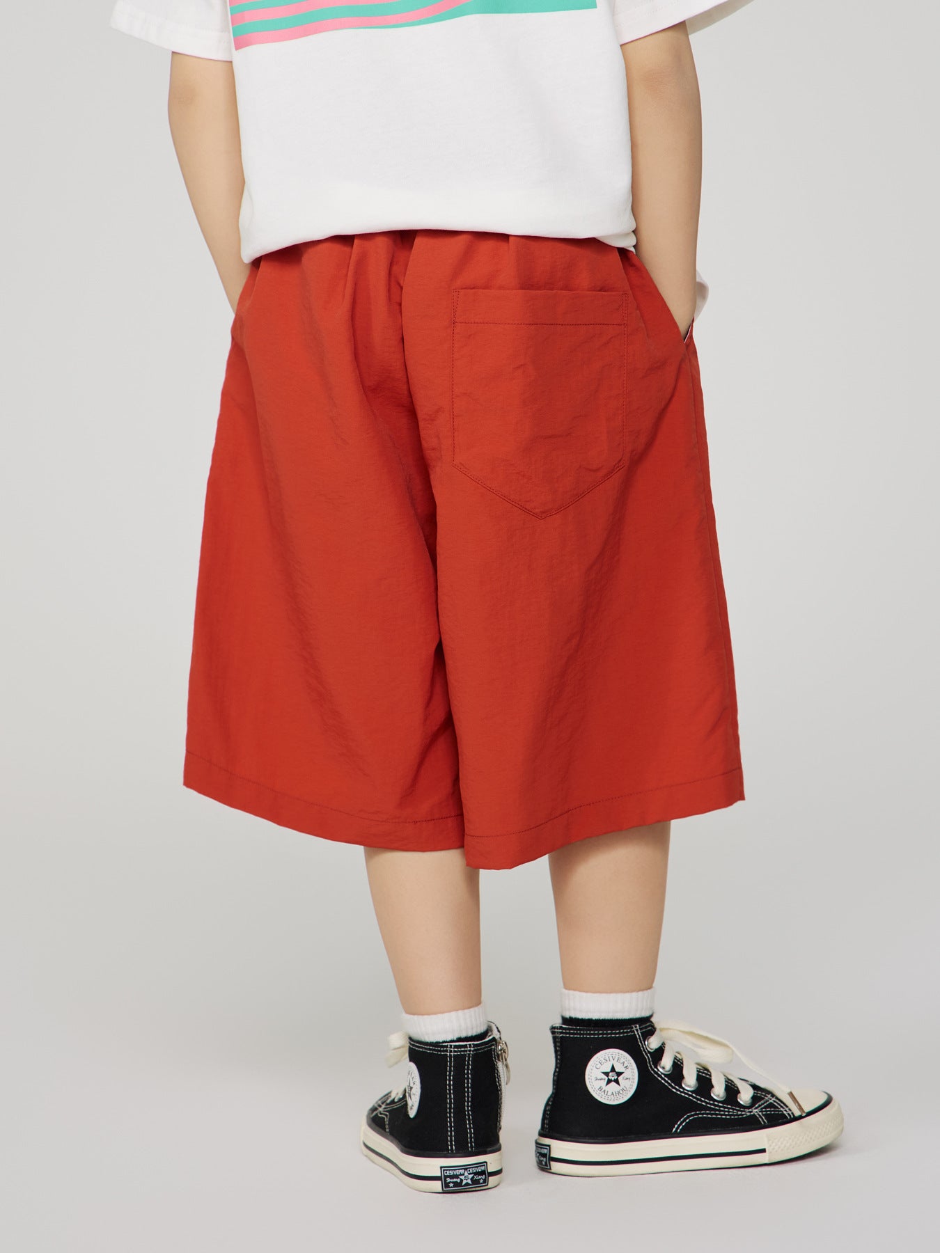 Summer new children's casual Japanese-style loose shorts for boys, shark embroidery quick-drying five-point pants for middle and big kids