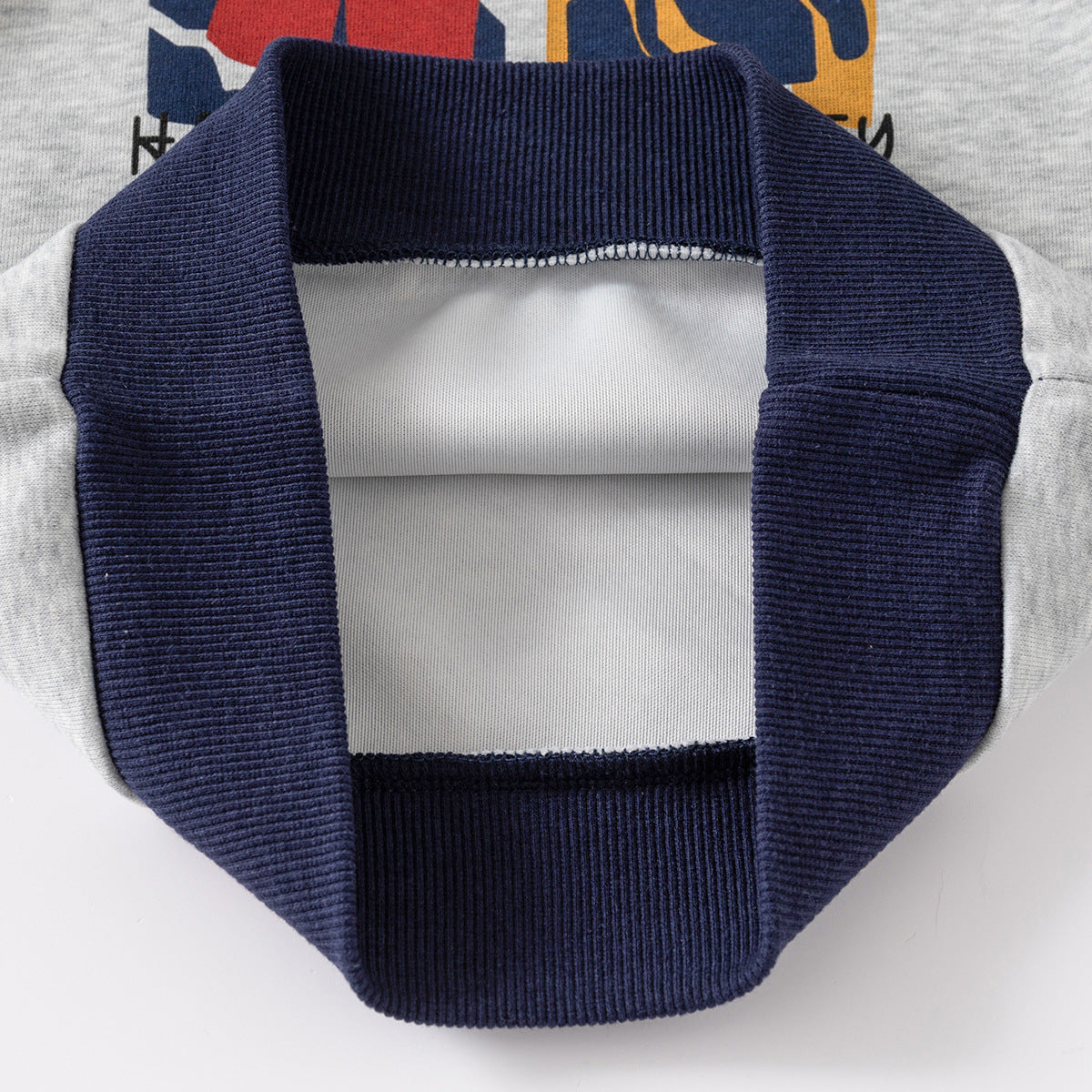 2026 New Boys' Cartoon Pullover Sweatshirt and Sports Pants Two-Piece Set