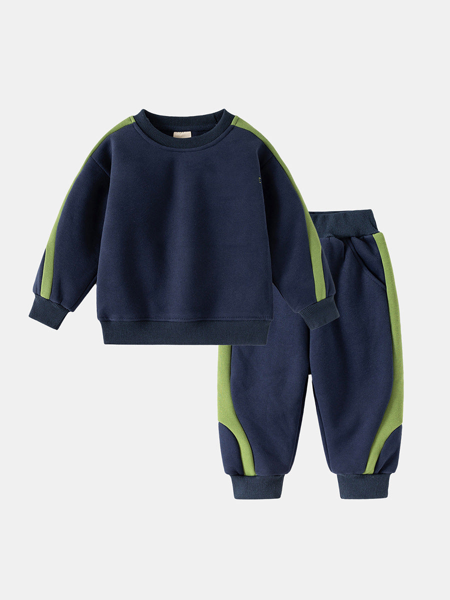 Korean style children's sports fleece-lined two-piece set: loose-fitting sweatshirt and casual pants for toddlers.